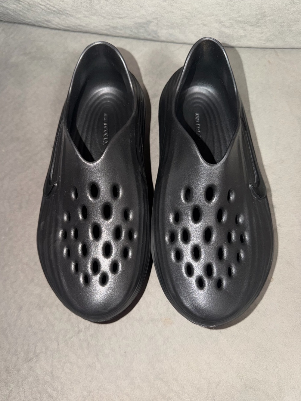 Mens Black Slip-On Water Shoes- Rejuvinates